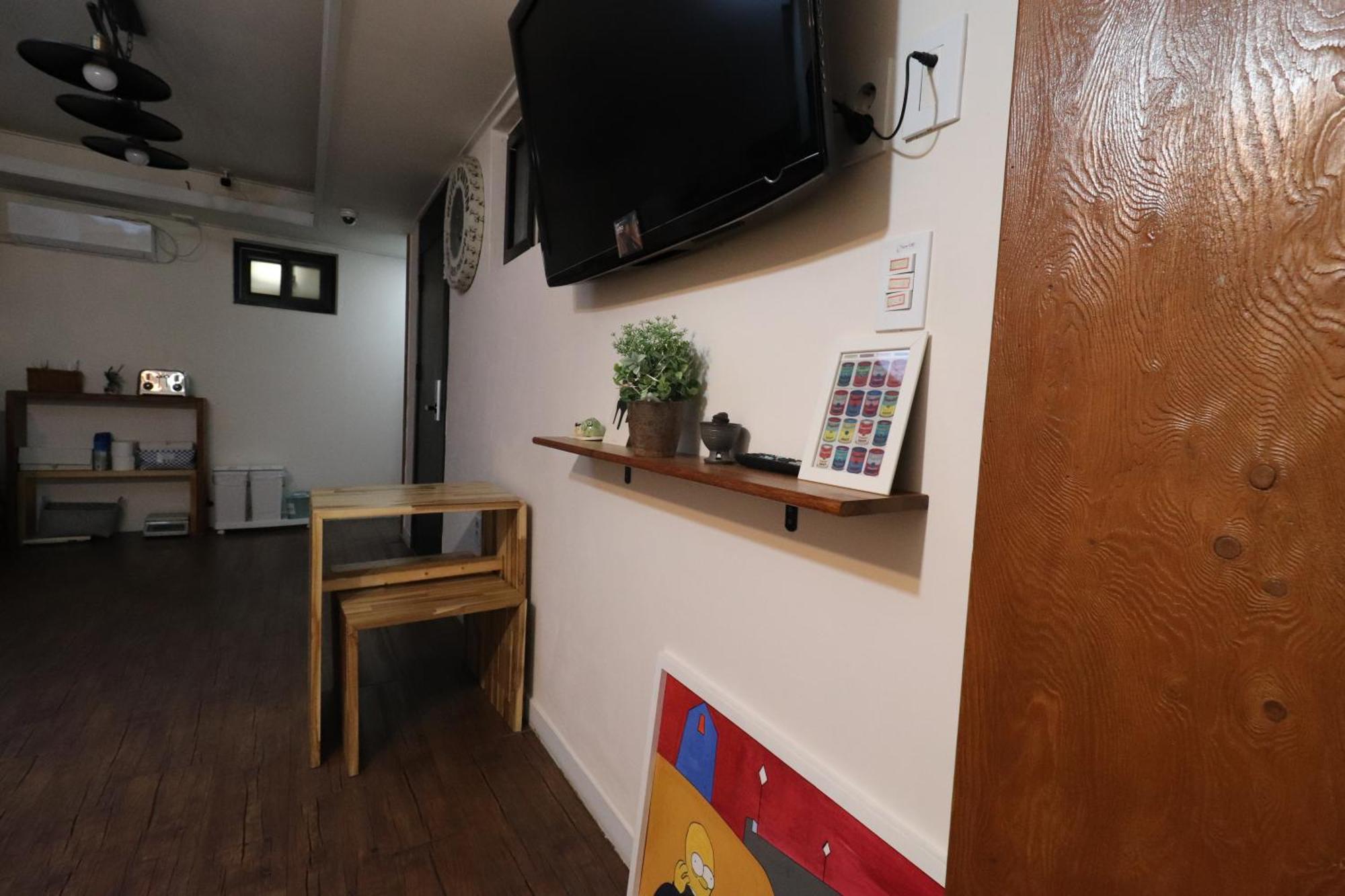 Just4U Guesthouse Сеул Экстерьер фото