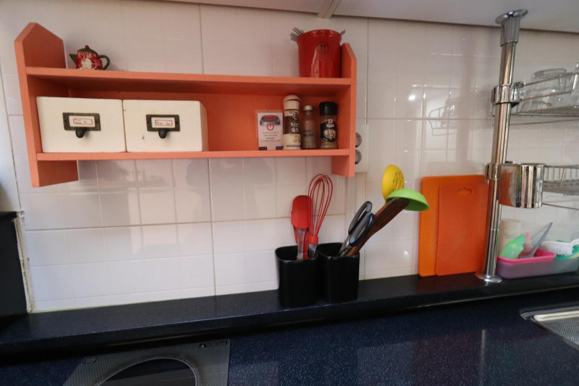 Just4U Guesthouse Сеул Экстерьер фото