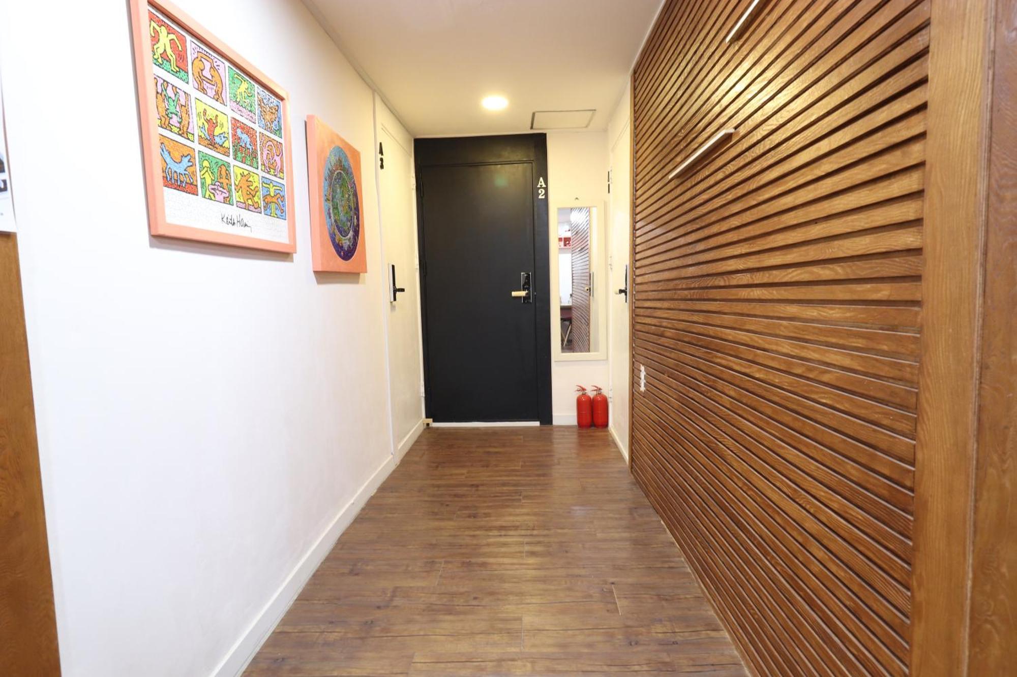 Just4U Guesthouse Сеул Экстерьер фото