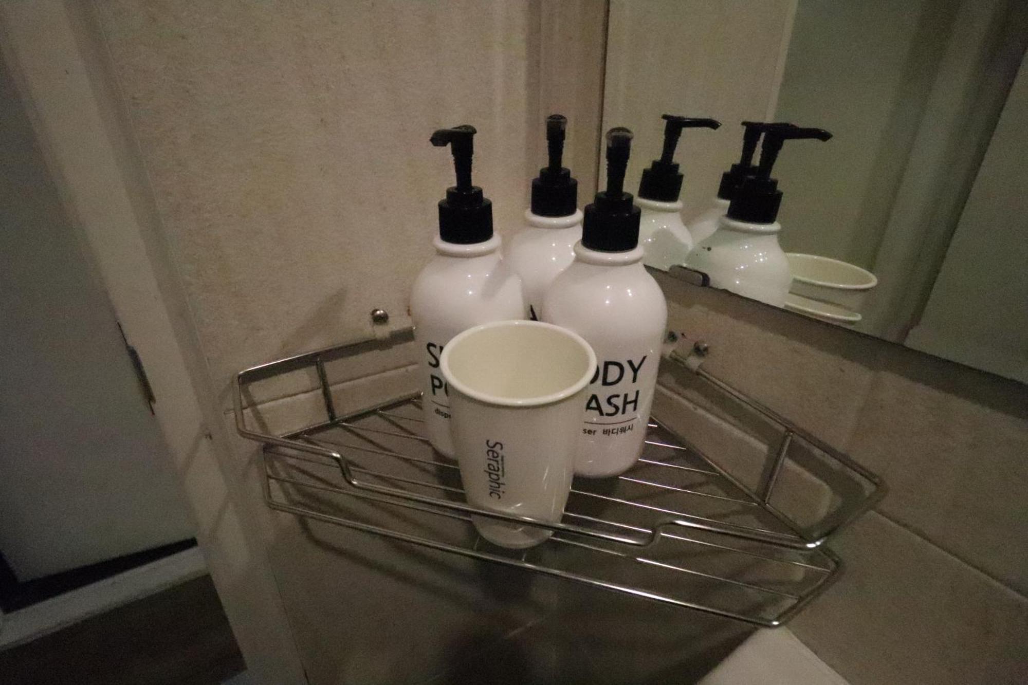 Just4U Guesthouse Сеул Экстерьер фото