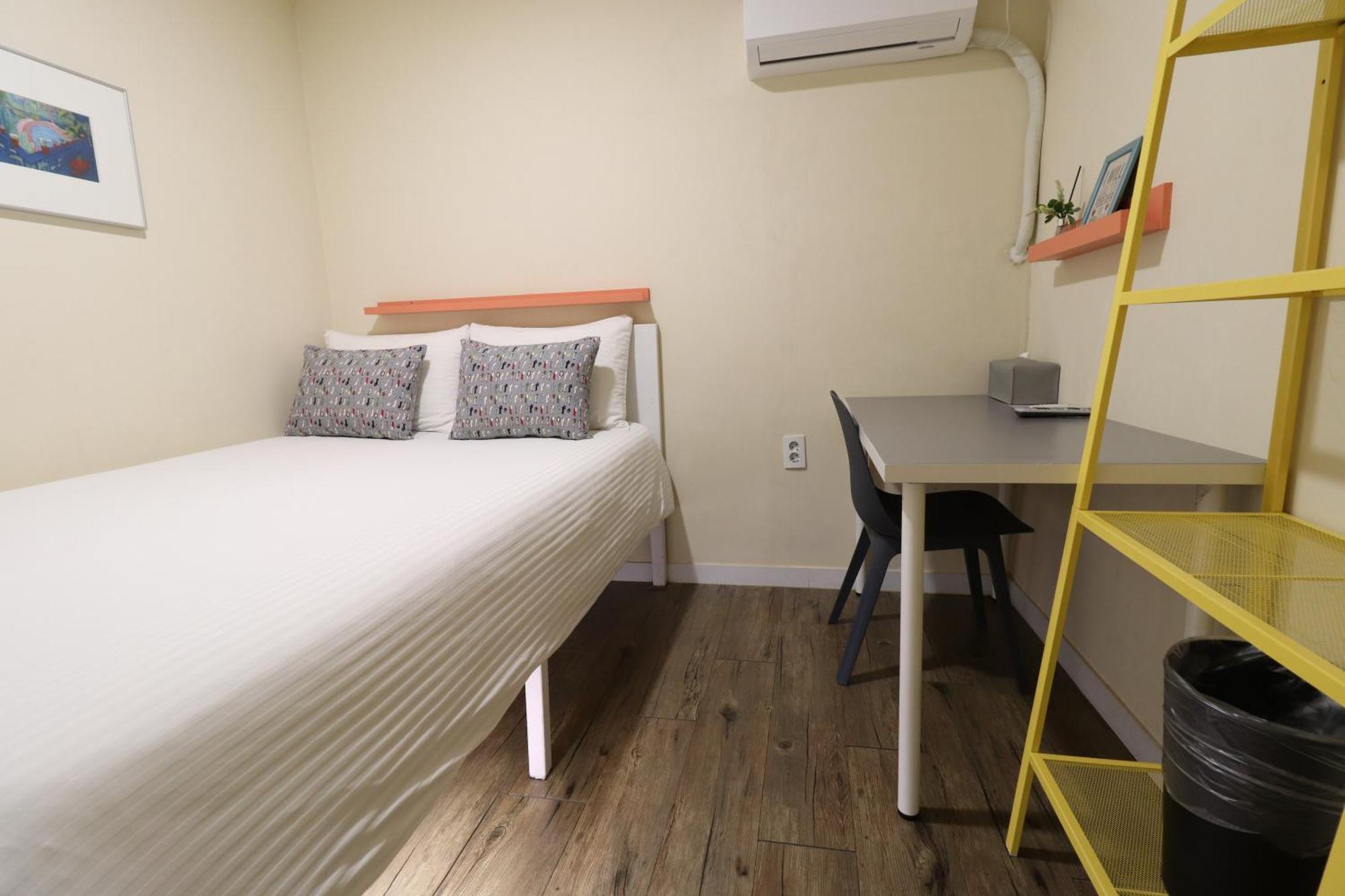 Just4U Guesthouse Сеул Экстерьер фото