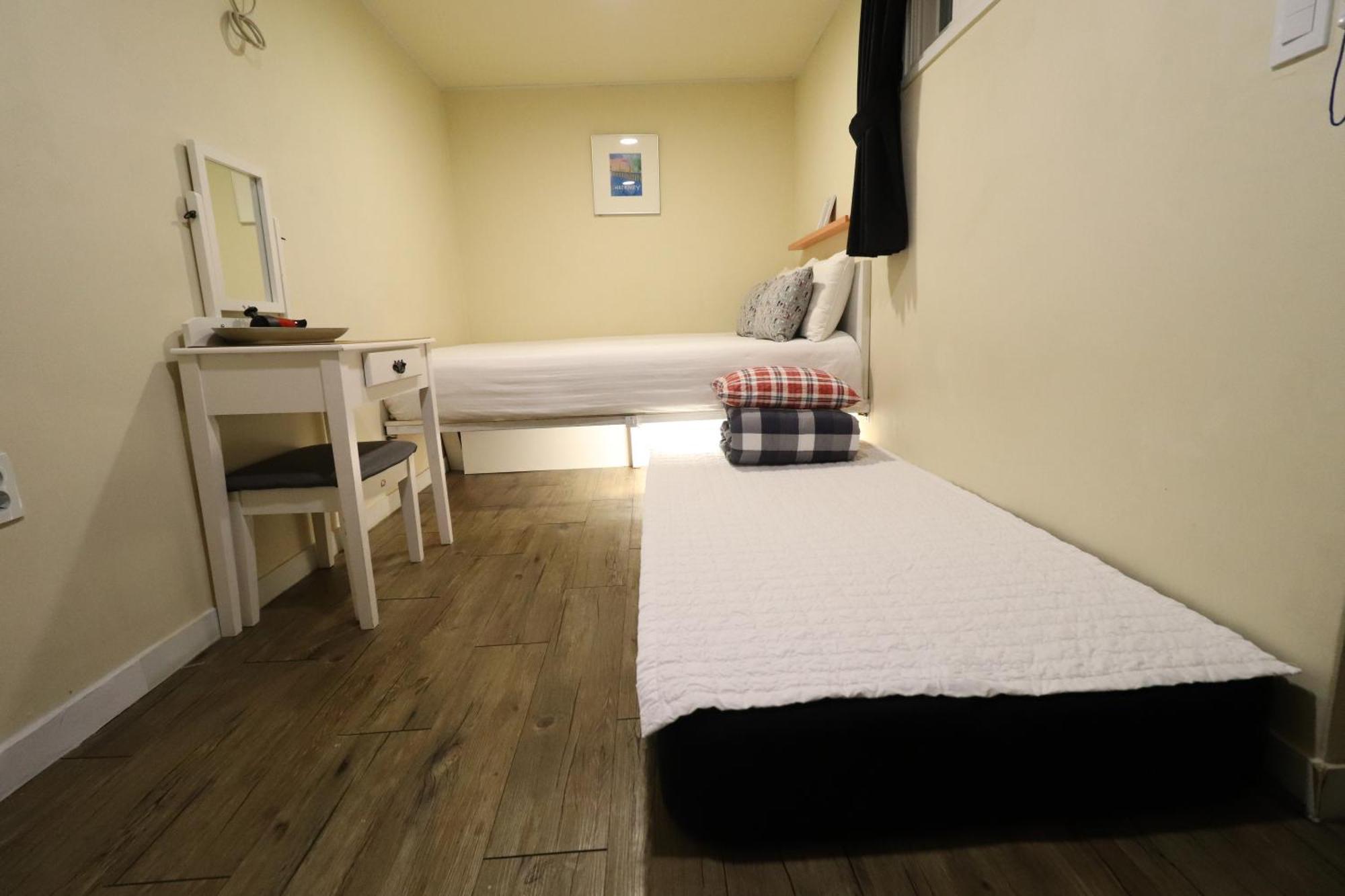 Just4U Guesthouse Сеул Экстерьер фото