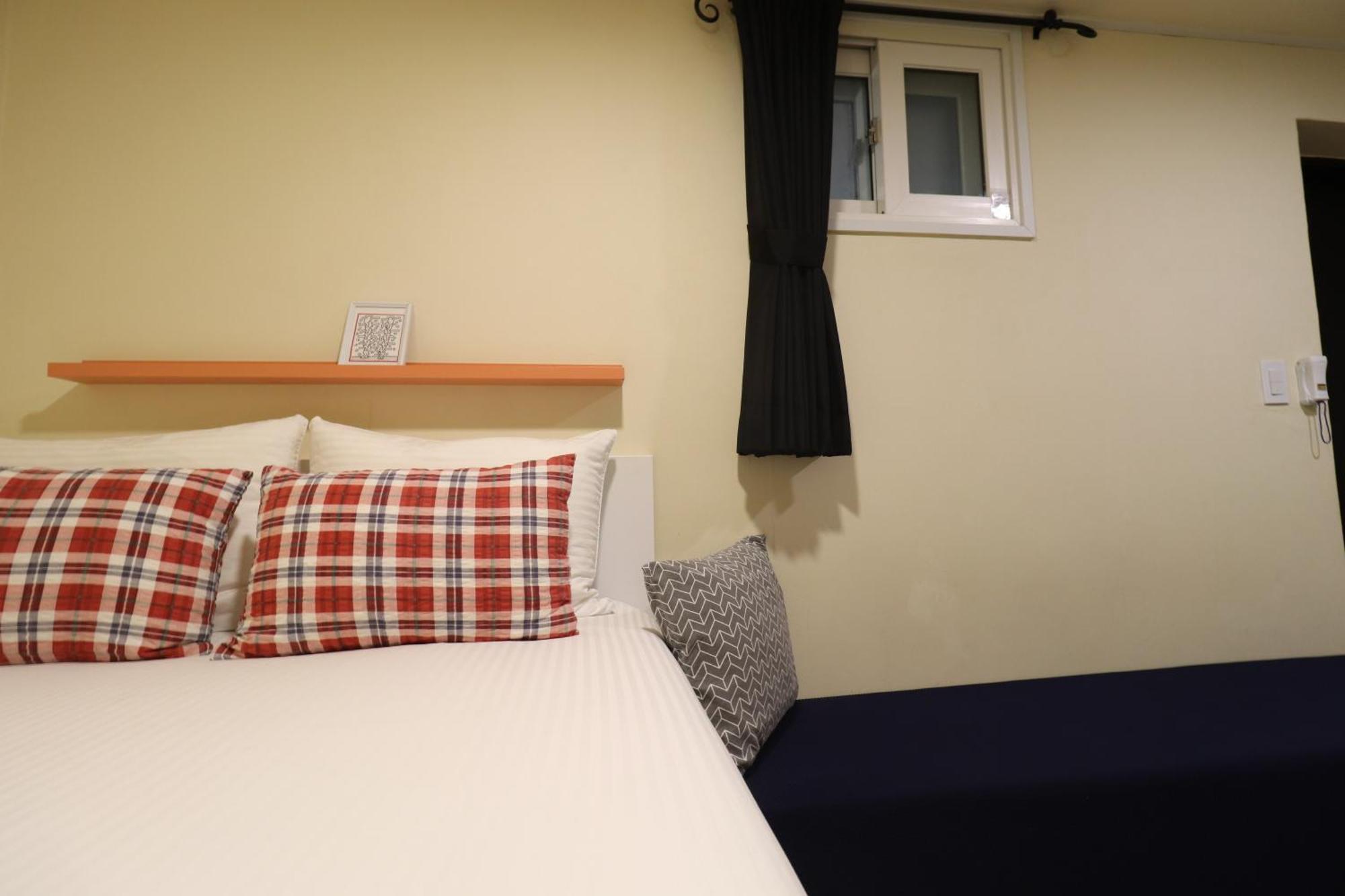 Just4U Guesthouse Сеул Экстерьер фото