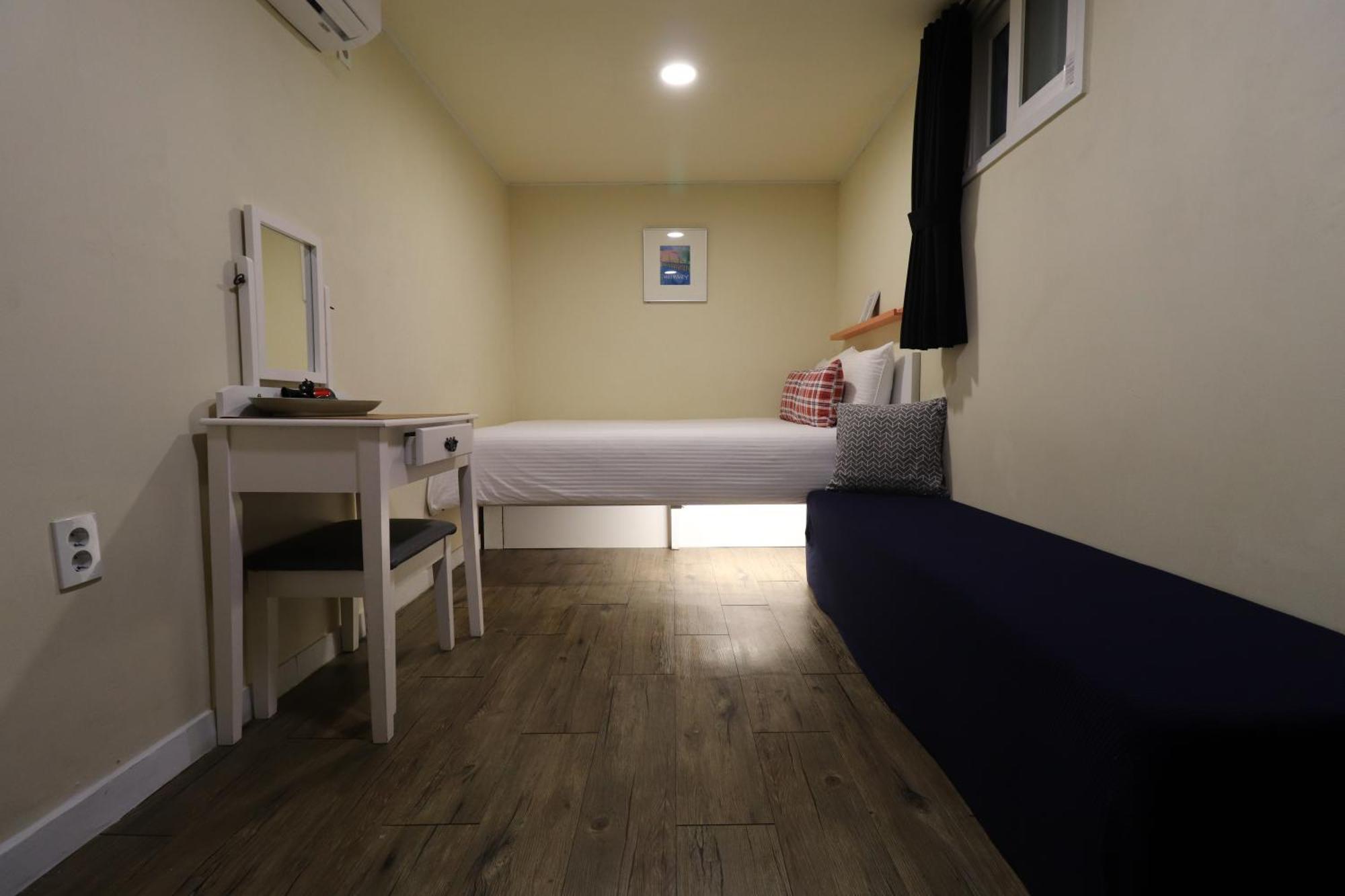 Just4U Guesthouse Сеул Экстерьер фото